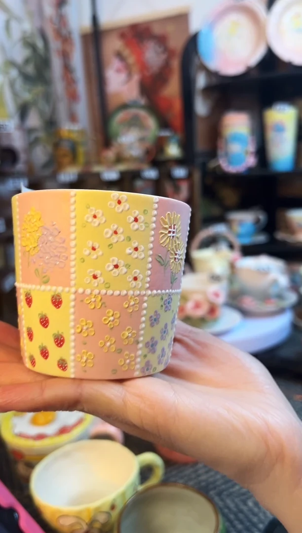 景德镇设计款手绘杯杯