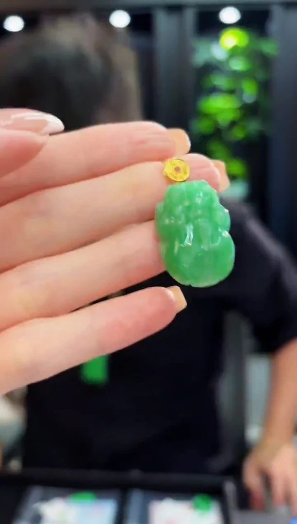 颈饰18K金镶嵌翡翠 缅料A货/支持复检/一件