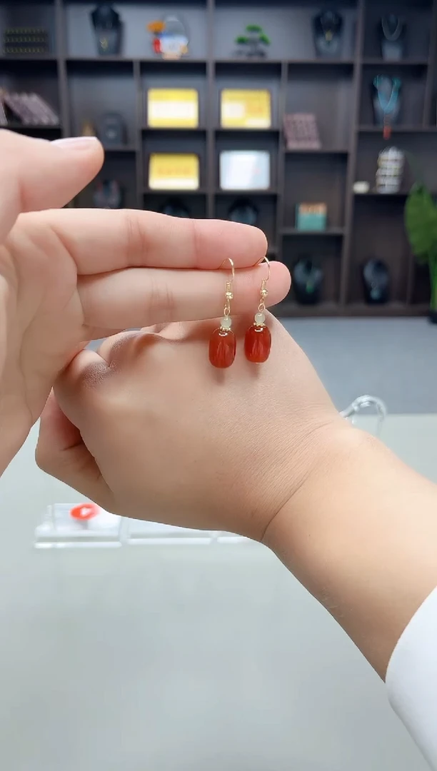 未镶嵌耳饰玛瑙/玉髓1335000