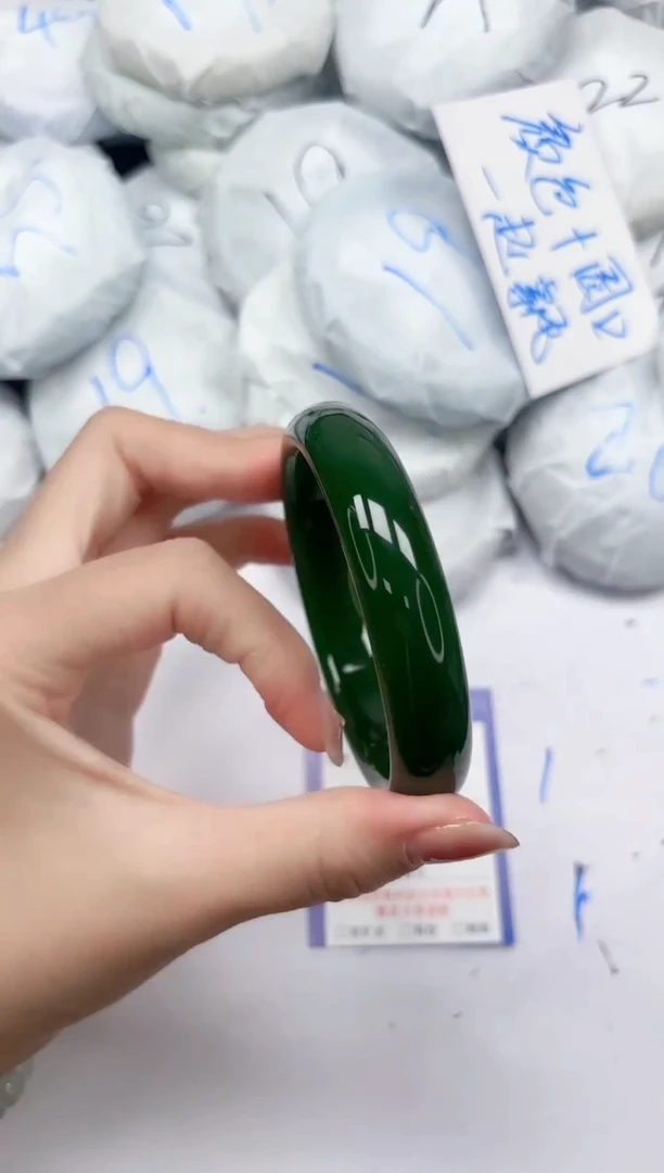 未镶嵌手镯石英质玉159/6465