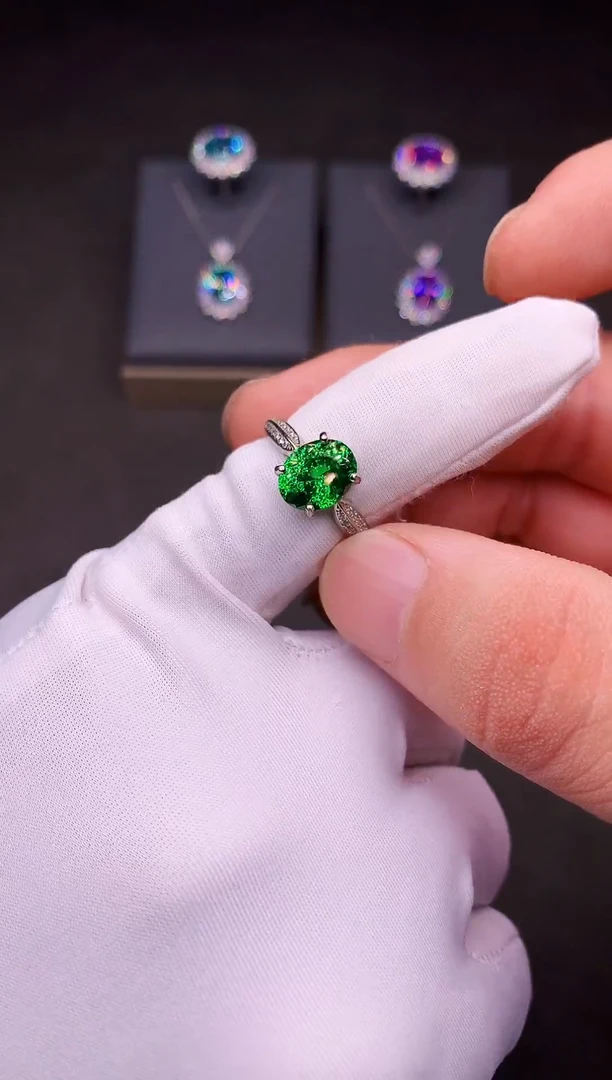 银S925镶嵌戒指绿色碧玺······