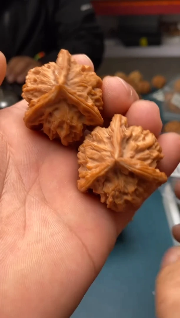 吊坠文玩核桃盘山三棱40左右b317