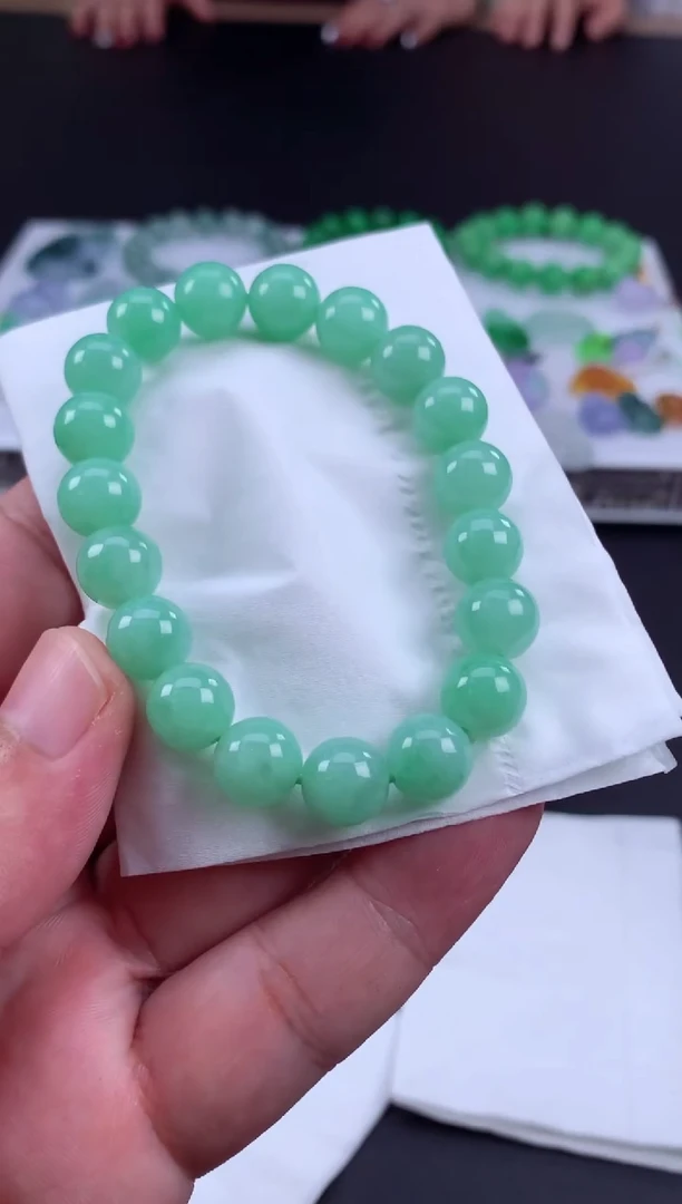 定制翡翠未镶嵌D*C翡翠