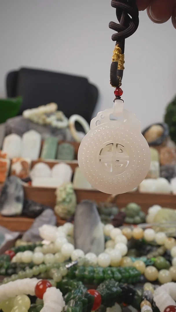 和田玉未镶嵌吊坠(不含链)仿古雕吊牌