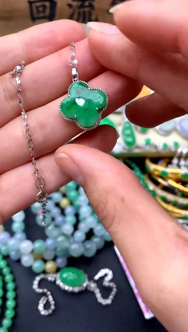 【闪购商品】翡翠颈饰18K金镶嵌240-中国好珍宝