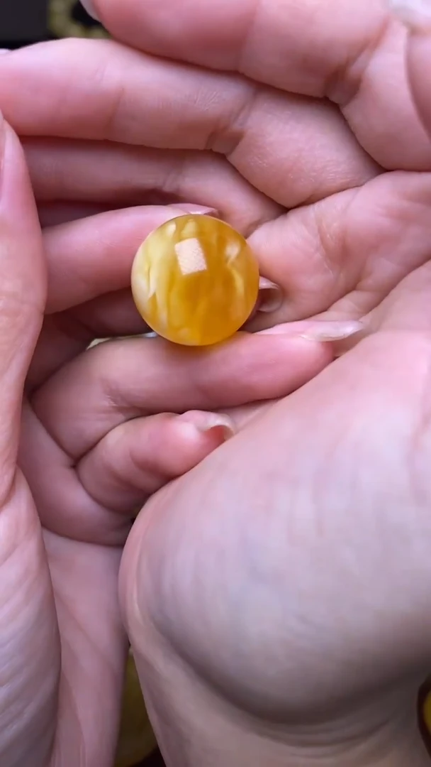 未镶嵌琥珀裸石葵. 99