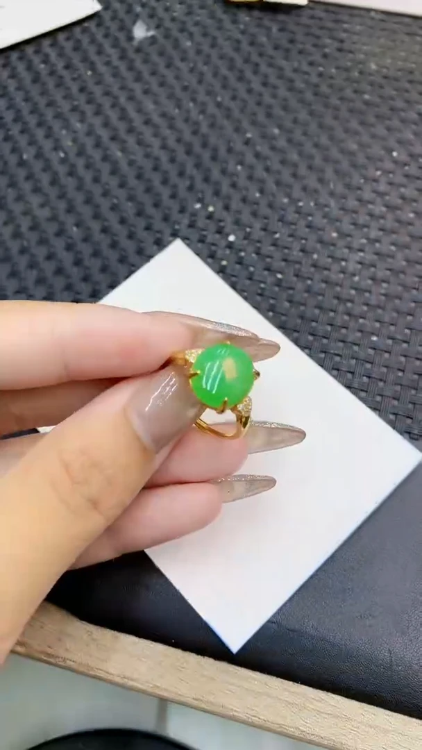 颈饰未镶嵌翡翠1