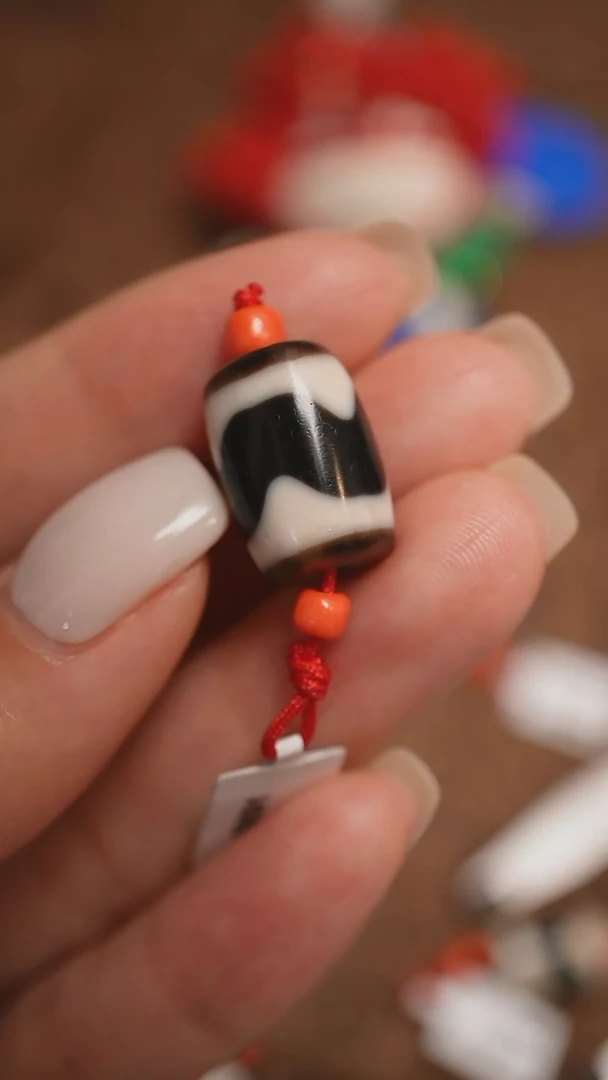 未镶嵌颈饰玛瑙/玉髓_****_蚀花玛瑙珠定制编绳