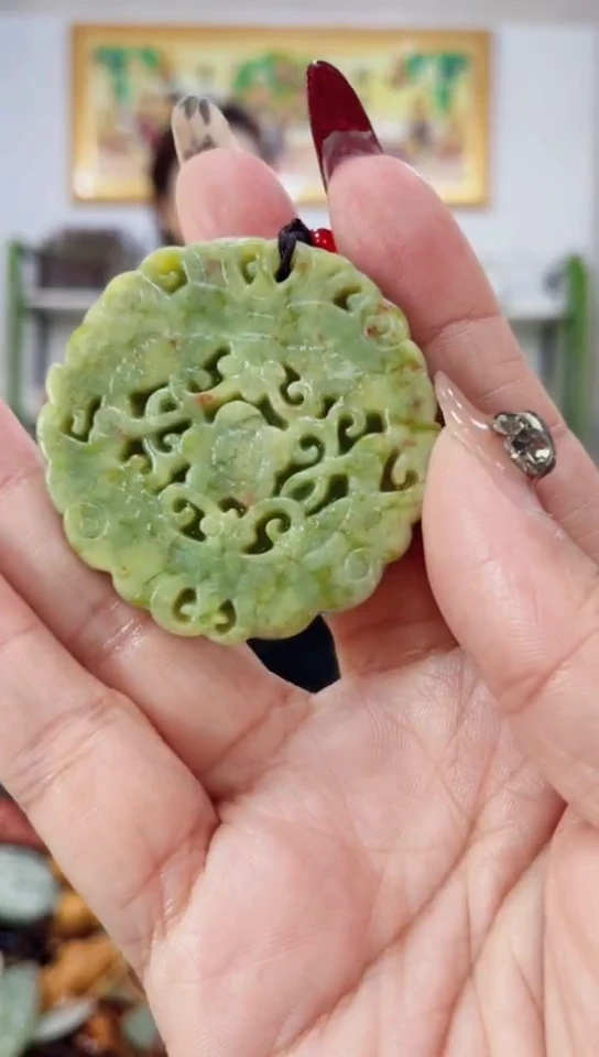 未镶嵌岫玉吊坠