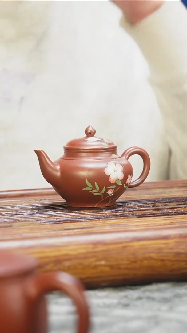 茶壶紫砂朱泥粉浆堆绘美人尖
