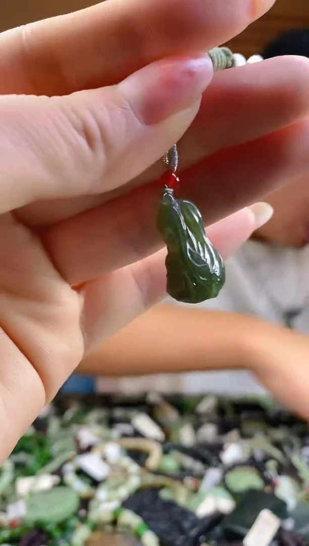 和田玉未镶嵌颈饰多样性发货，拍一发一