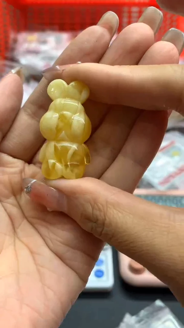 未镶嵌琥珀珠宝奇石500