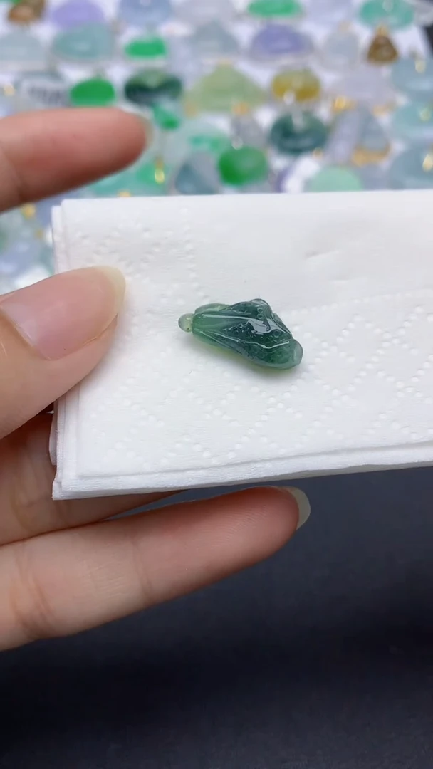 翡翠未镶嵌颈饰天然缅甸a货翡翠百元以上9元证书费自理