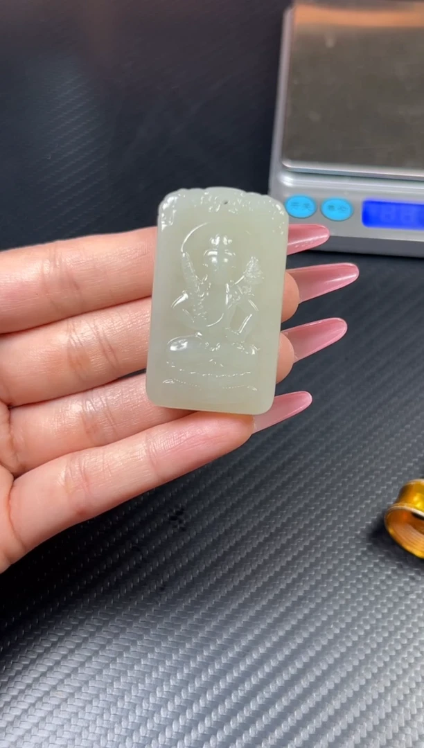 和田玉未镶嵌吊坠(赠链)且末微色差近矿吊坠M