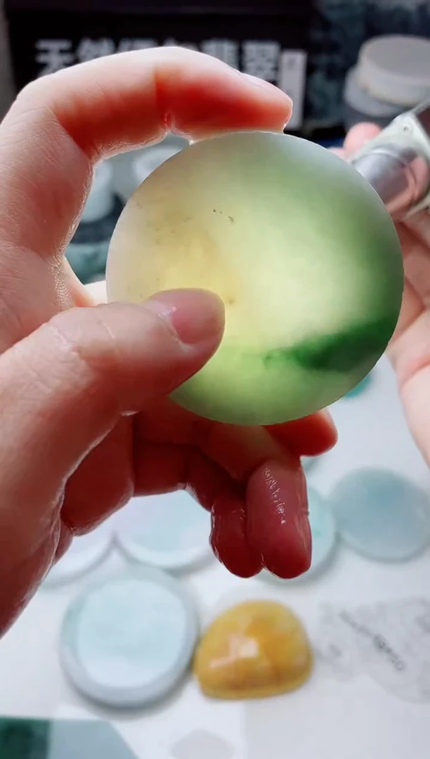 翡翠未镶嵌颈饰3065......