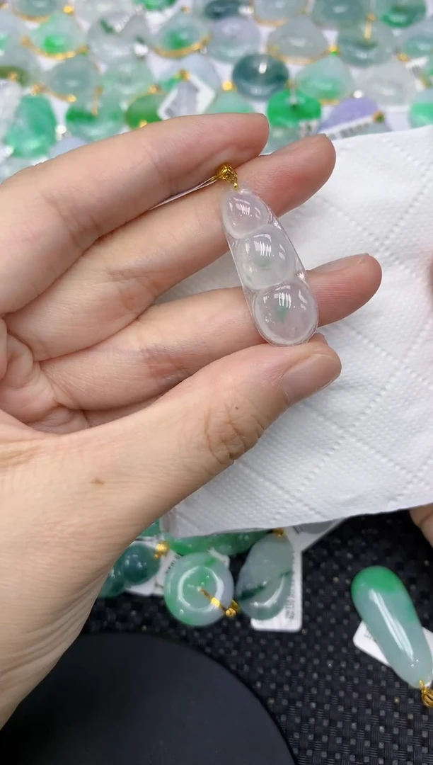 颈饰18K金镶嵌翡翠1111111