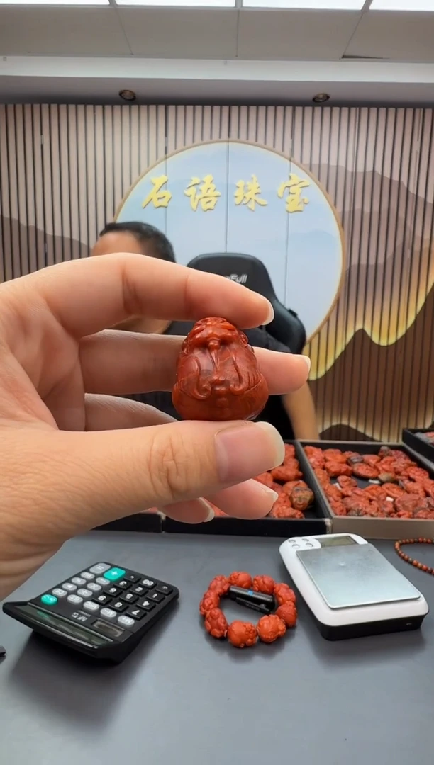 未镶嵌雕刻南红玛瑙058ZB0915产品一个