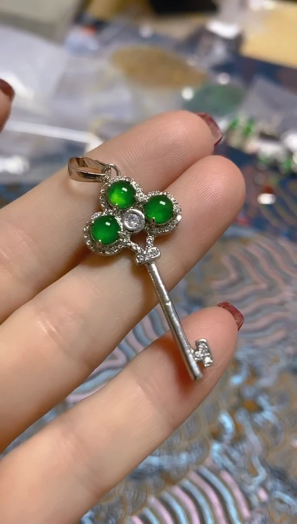 颈饰未镶嵌翡翠天然A货 假一罚四