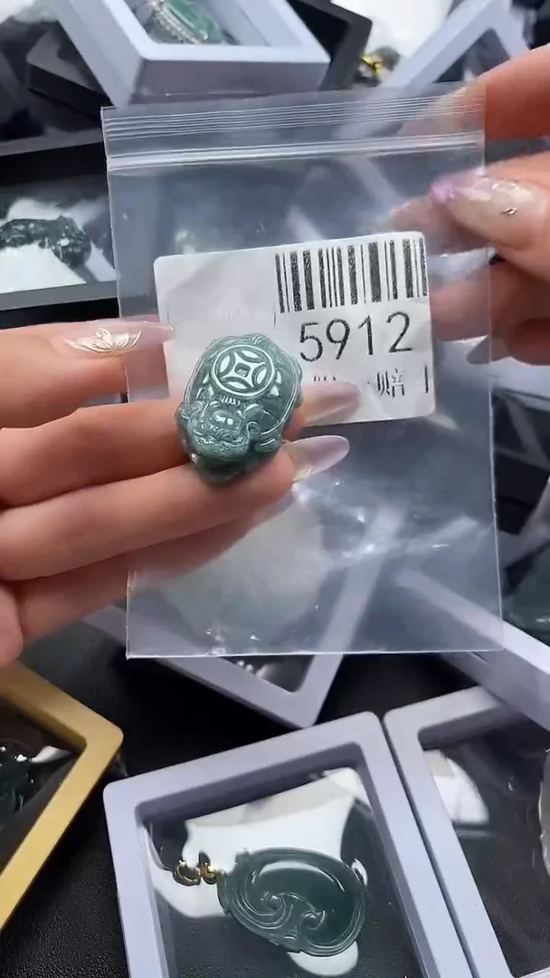 吊坠(不含链)未镶嵌翡翠5912