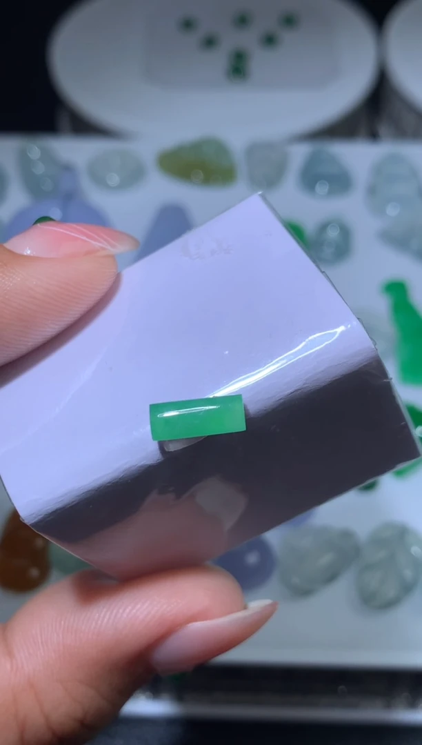 未镶嵌定制翡翠毛货