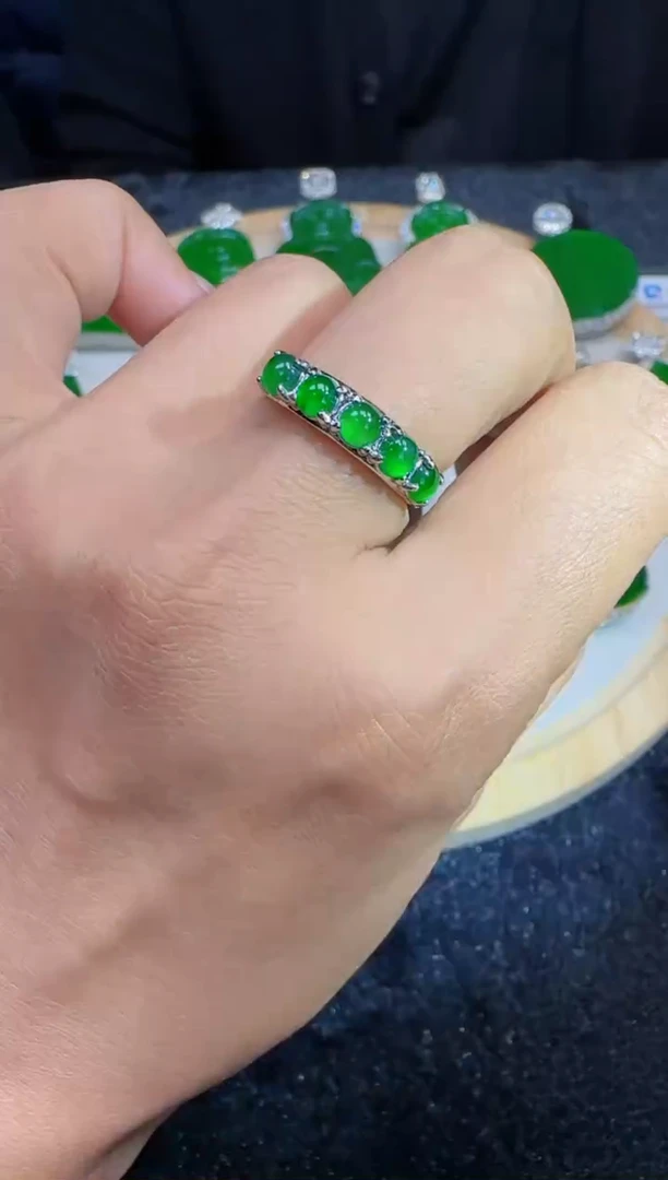 未镶嵌定制翡翠翡翠戒指1