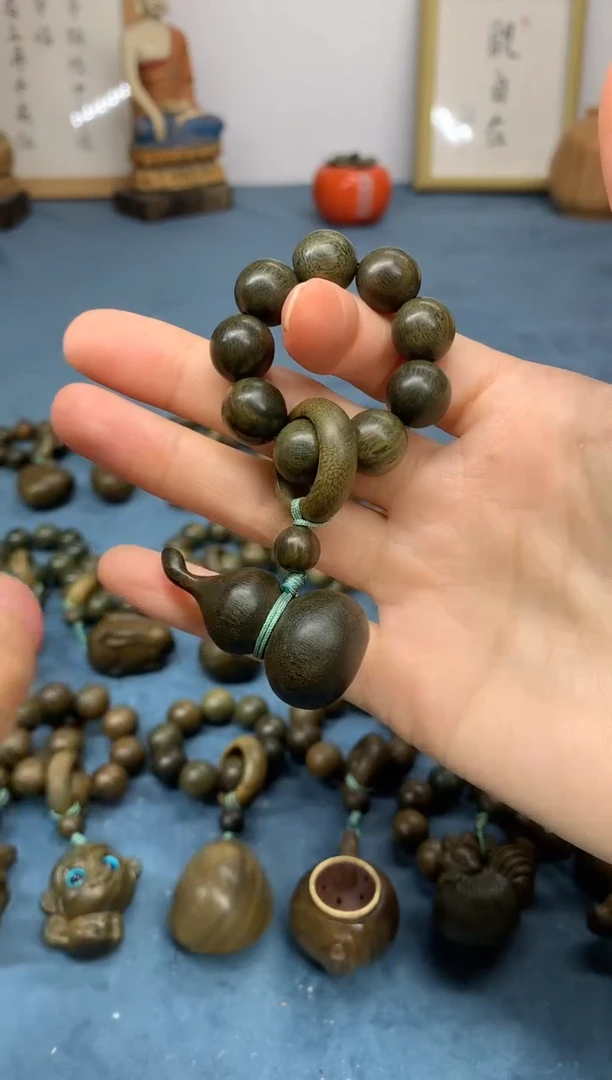 【闪购商品】维腊木（绿檀）把件葫芦 盘玩件