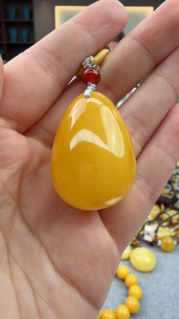 琥珀颈饰未镶嵌116秒拍号 假一罚三