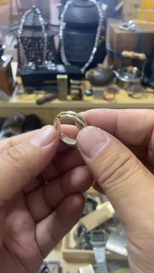 瓷片闪购商品  如图所示