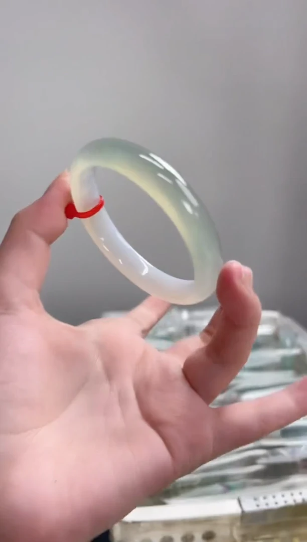 手镯玛瑙/玉髓未镶嵌53-54圈