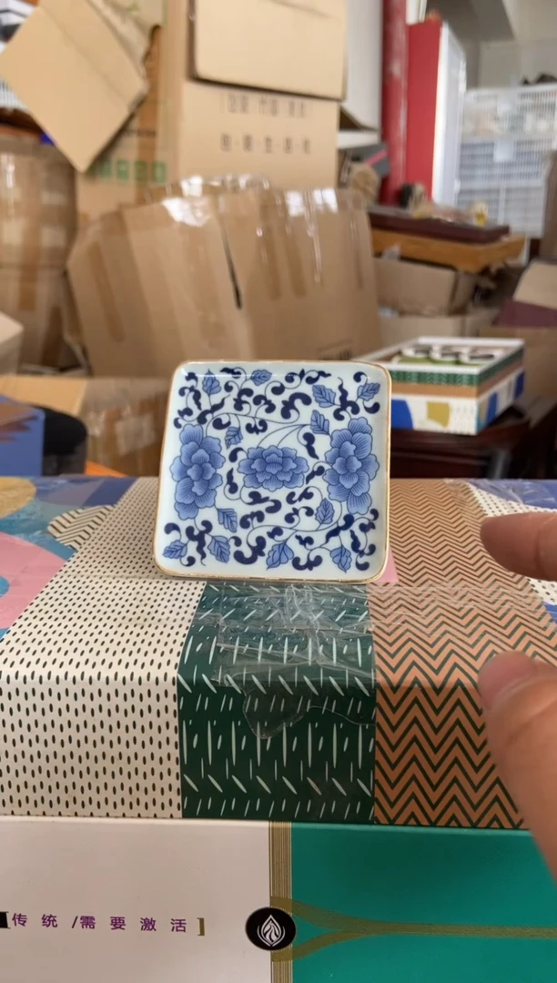 无运费险有瑕疵的摄影的产品有使用过的痕迹有点脏介意勿拍