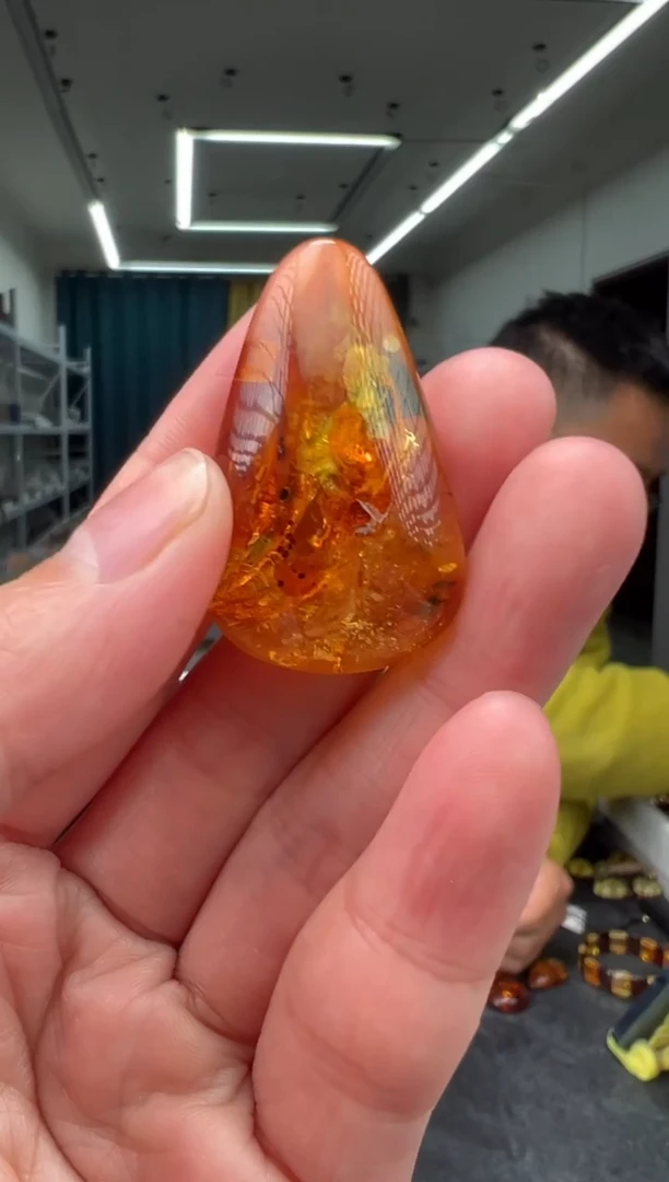 琥珀颈饰未镶嵌吊坠