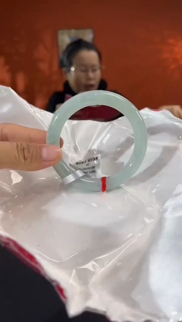 未镶嵌手镯翡翠1        圈口56