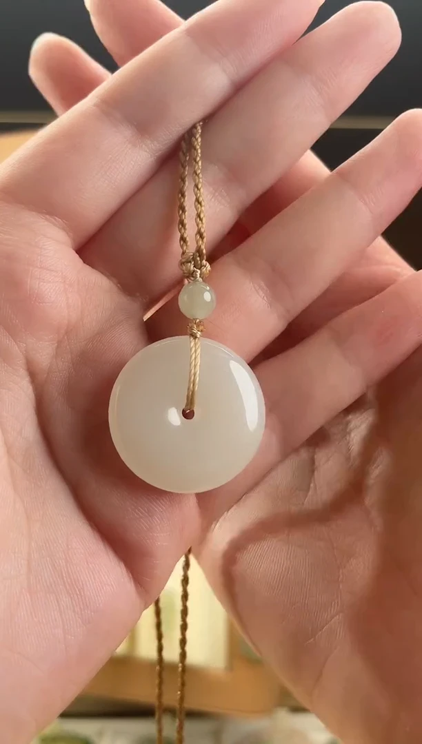 【闪购商品】和田玉颈饰未镶嵌平安扣