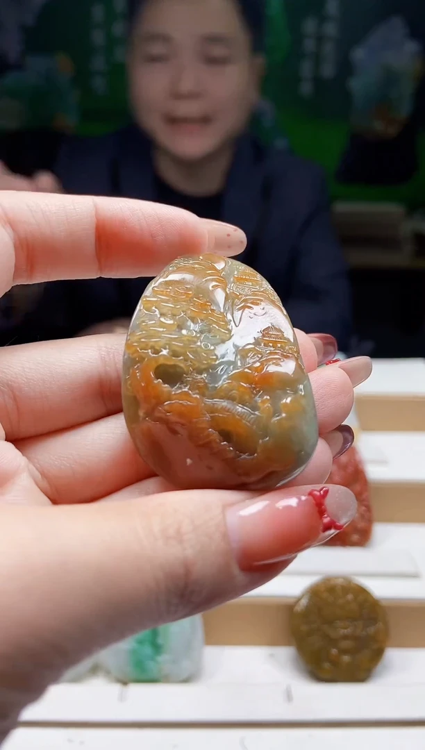 颈饰未镶嵌翡翠翡翠A货