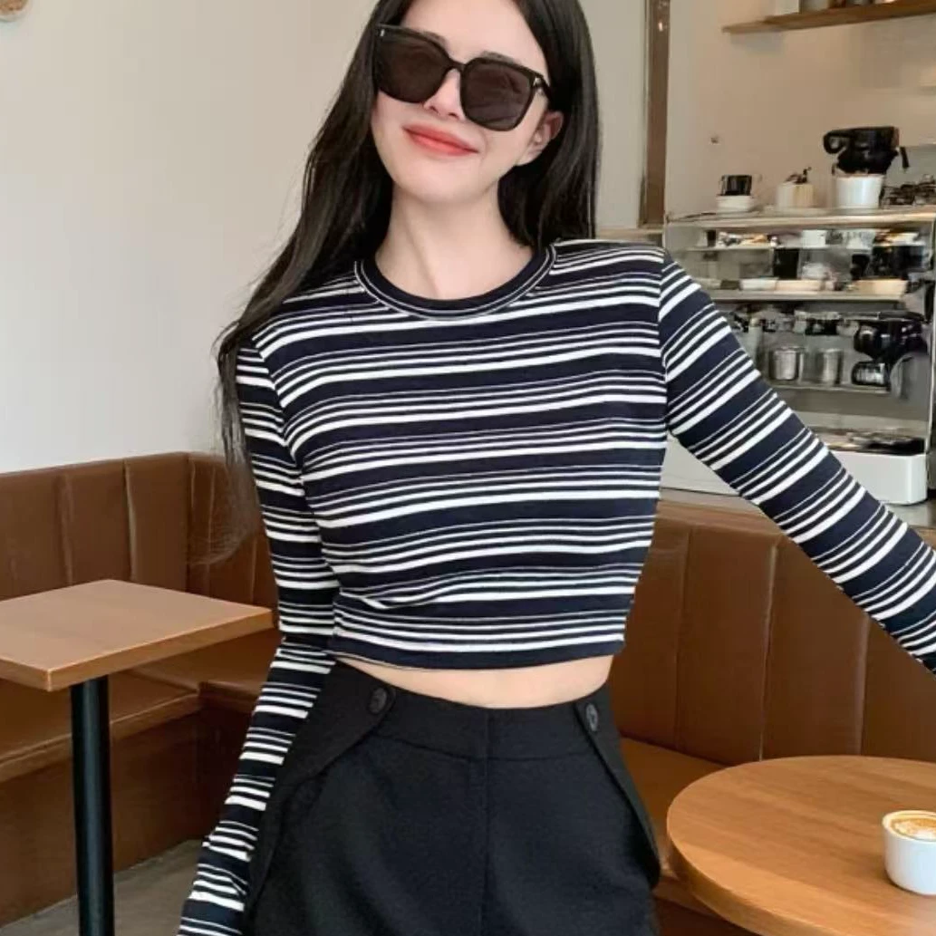 秋款时尚个性横条短款上衣（现货） 百搭修身显瘦短款上衣