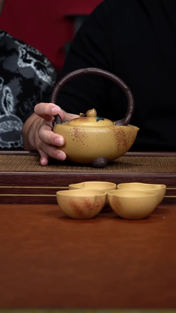 茶壶紫砂52 吴小楣  圣桃套组
