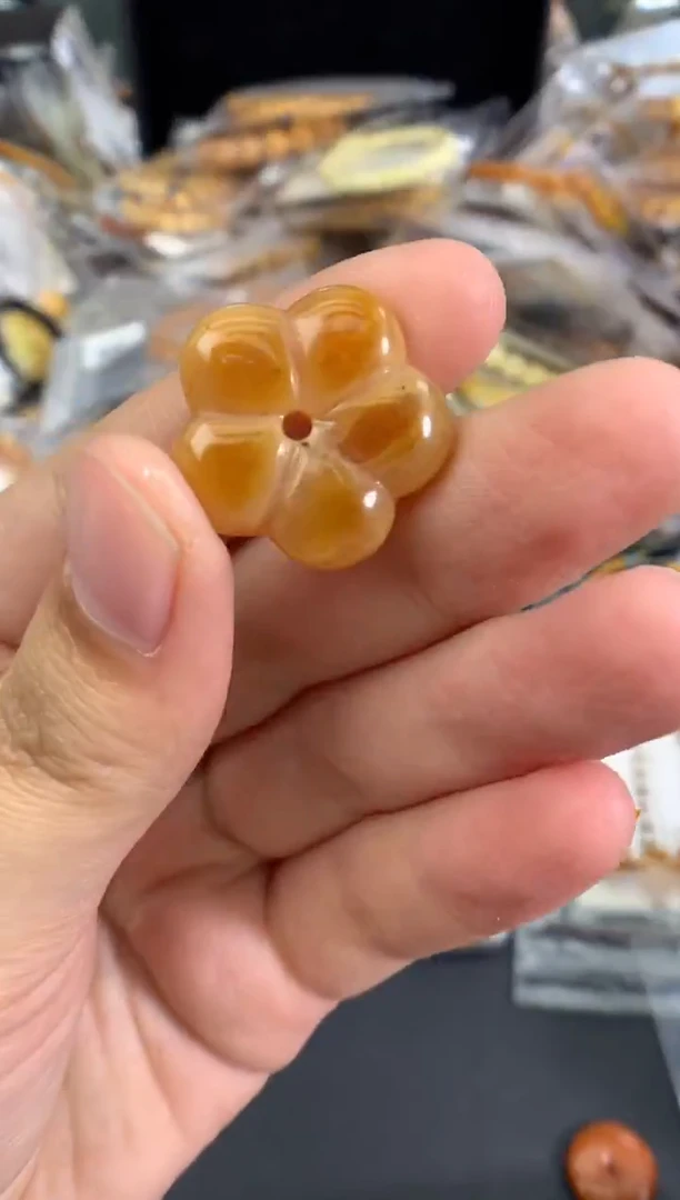 蜜蜡未镶嵌珠宝奇石1