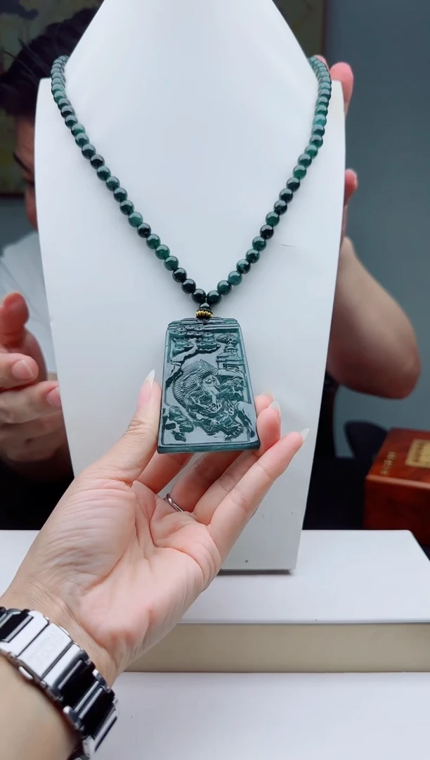 颈饰未镶嵌翡翠多样性发其一