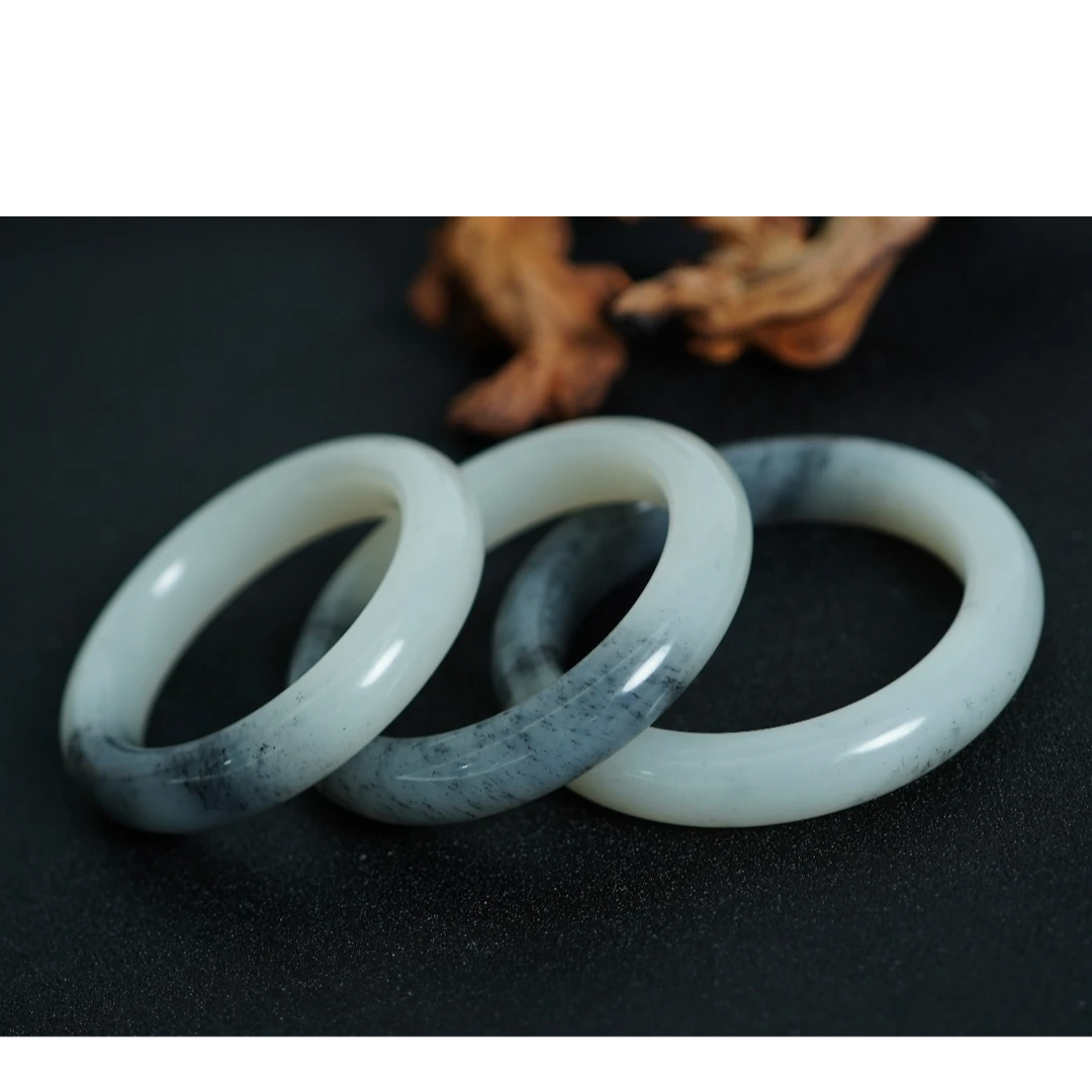 【天天专属】和田玉手镯（多样性发其一）V102601