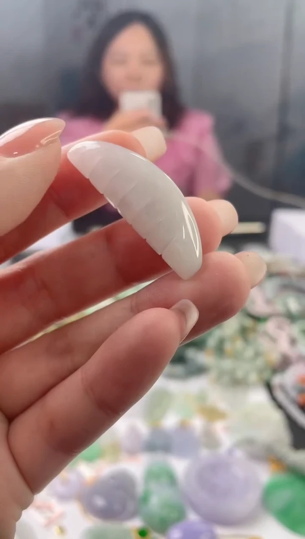 翡翠未镶嵌吊坠(不含链)梳子