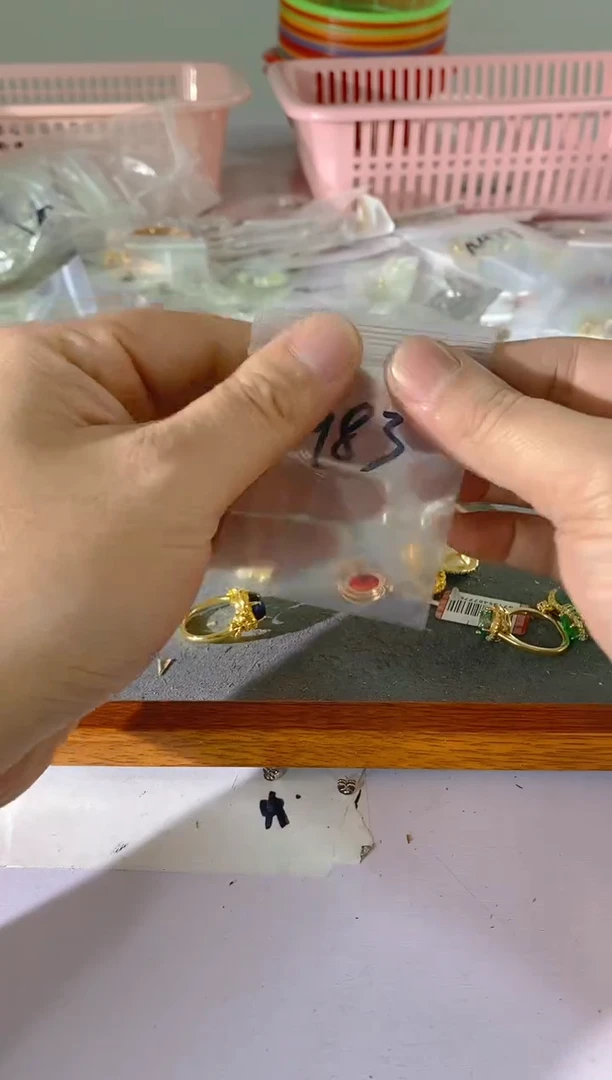 【闪购商品】水晶颈饰银S925镶嵌983红宝，蓝宝，多样性发一件赠链