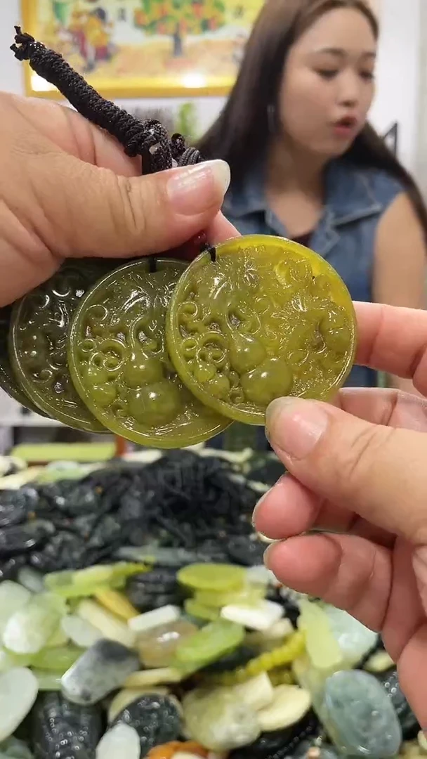 岫玉未镶嵌吊坠多样性发货其中发一件