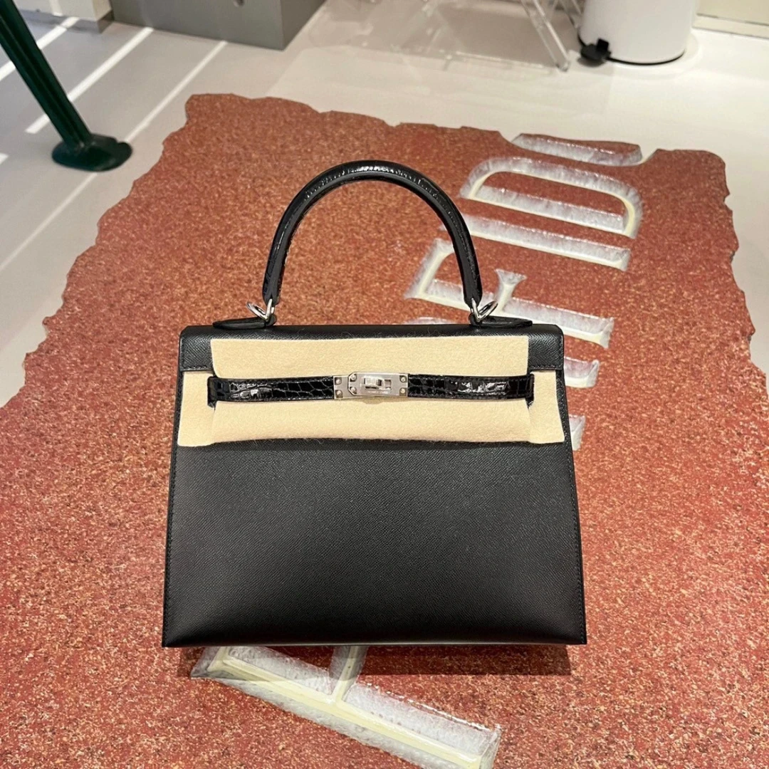 99新 Hermes/爱马仕 Kelly25单肩包/黑银W刻touch/251115VRSVP02