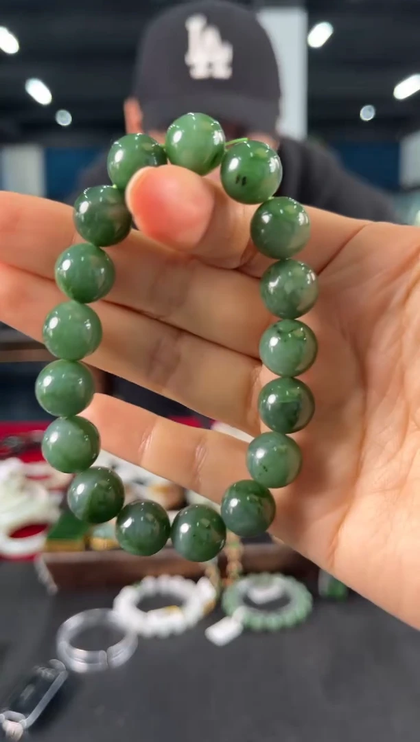 颈饰未镶嵌和田玉手串