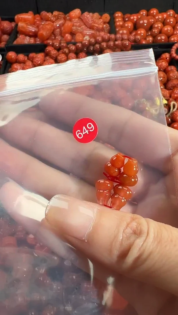 颈饰钛钢南红玛瑙1