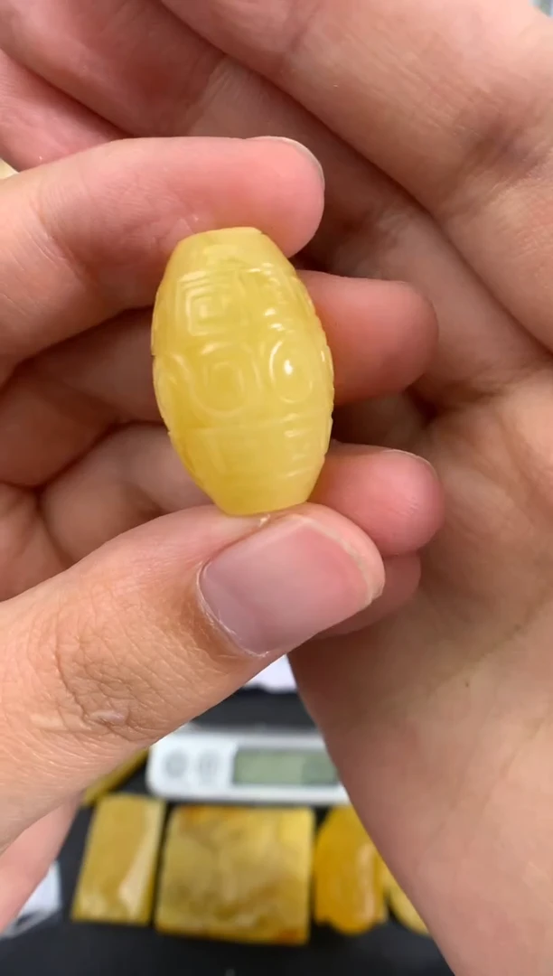 蜜蜡未镶嵌珠宝奇石1