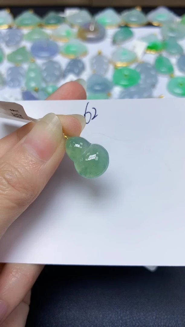 翡翠18K金镶嵌颈饰 天然翡翠A货