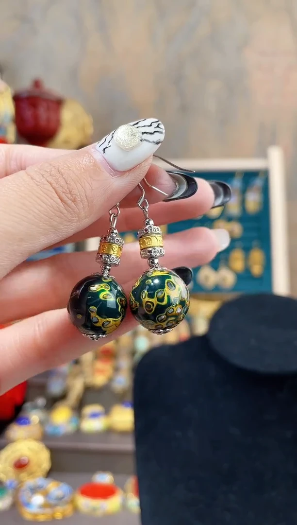 【闪购商品】非遗犀皮漆精品耳环墨绿