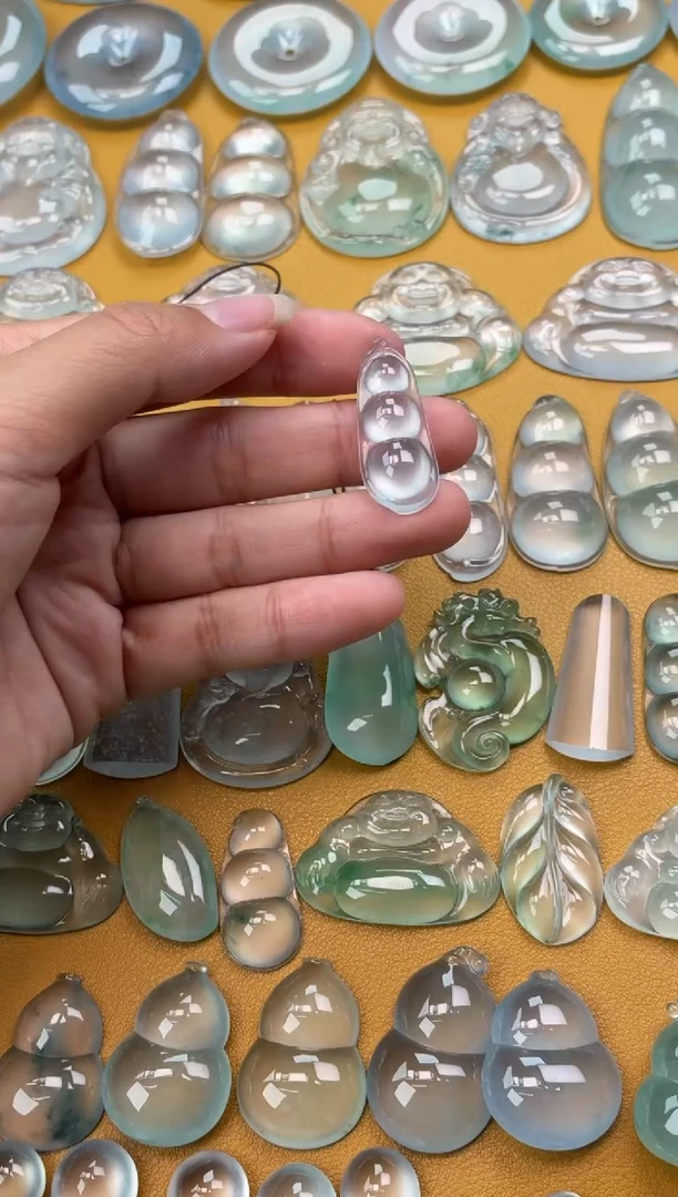 吊坠(不含链)未镶嵌翡翠64 豆子 31.7 12.7 6.0