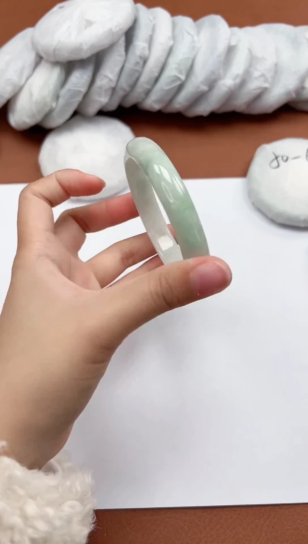 高端手镯，一物一拍U02